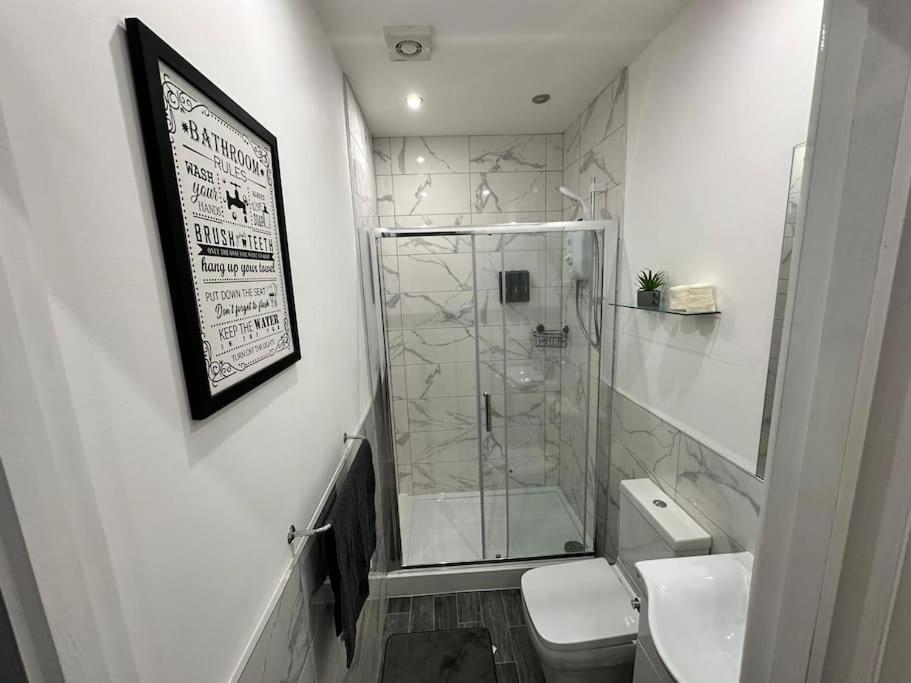 Luxurious 2 Bedroom Flat Beeston Hill Exterior photo